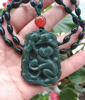 Naturale sticla de Jad Pandantiv Amuleta norocului maimuta alege piersici cu șirag de mărgele Colier - Imagine 1  
